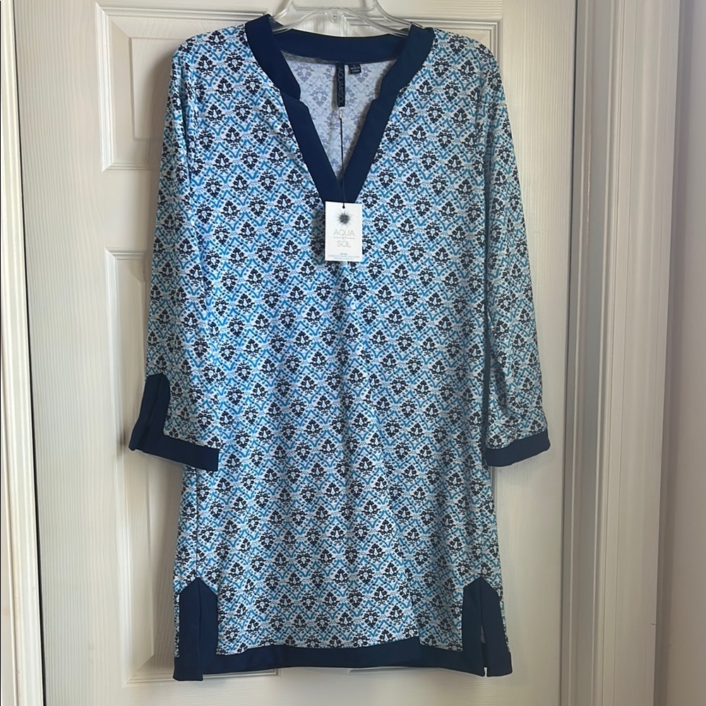 Aqua et Sol Blue and White Patterned coverup Dtess. NWT